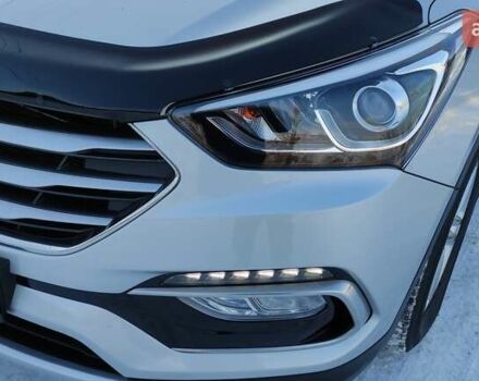 Серый Хендай Санта Фе, объемом двигателя 2.36 л и пробегом 100 тыс. км за 19500 $, фото 6 на Automoto.ua