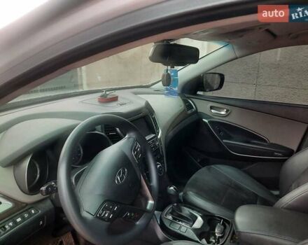 Серый Хендай Санта Фе, объемом двигателя 2.4 л и пробегом 160 тыс. км за 15500 $, фото 3 на Automoto.ua