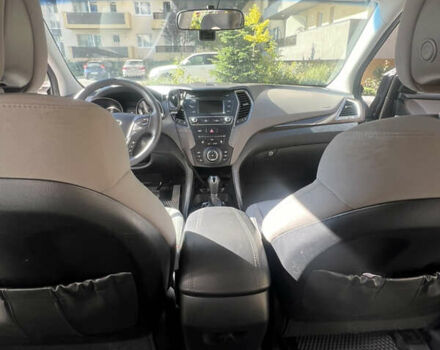 Серый Хендай Санта Фе, объемом двигателя 2.36 л и пробегом 145 тыс. км за 13500 $, фото 16 на Automoto.ua