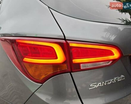 Сірий Хендай Санта Фе, об'ємом двигуна 2.2 л та пробігом 195 тис. км за 19500 $, фото 44 на Automoto.ua