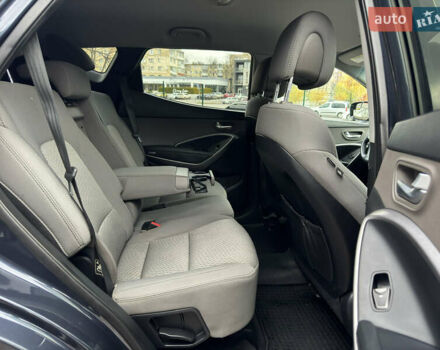 Серый Хендай Санта Фе, объемом двигателя 2.36 л и пробегом 110 тыс. км за 15500 $, фото 2 на Automoto.ua