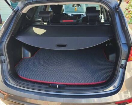 Серый Хендай Санта Фе, объемом двигателя 2.2 л и пробегом 200 тыс. км за 21000 $, фото 10 на Automoto.ua