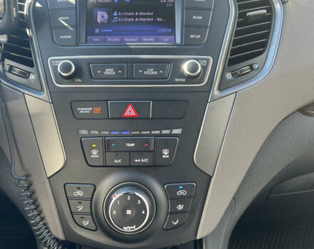 Серый Хендай Санта Фе, объемом двигателя 2.36 л и пробегом 145 тыс. км за 13500 $, фото 19 на Automoto.ua