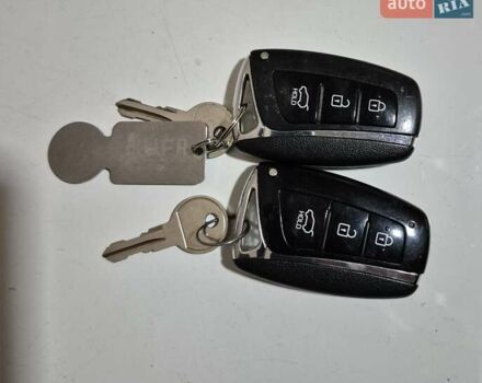 Серый Хендай Санта Фе, объемом двигателя 2.2 л и пробегом 175 тыс. км за 21400 $, фото 27 на Automoto.ua