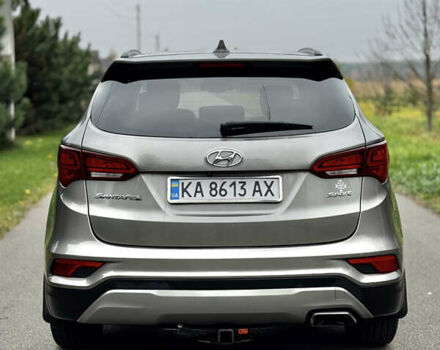 Серый Хендай Санта Фе, объемом двигателя 2.36 л и пробегом 133 тыс. км за 13800 $, фото 6 на Automoto.ua