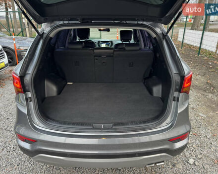 Серый Хендай Санта Фе, объемом двигателя 2 л и пробегом 137 тыс. км за 20500 $, фото 8 на Automoto.ua