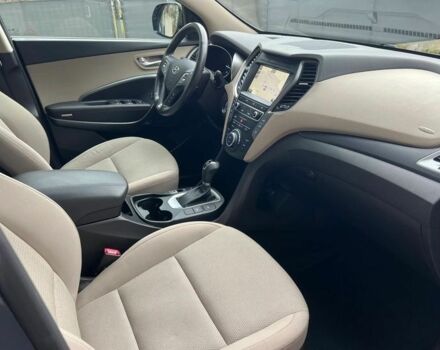 Серый Хендай Санта Фе, объемом двигателя 2 л и пробегом 168 тыс. км за 9800 $, фото 11 на Automoto.ua