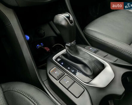 Серый Хендай Санта Фе, объемом двигателя 2 л и пробегом 187 тыс. км за 21555 $, фото 22 на Automoto.ua