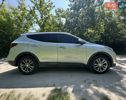 Серый Хендай Санта Фе, объемом двигателя 2 л и пробегом 150 тыс. км за 21899 $, фото 5 на Automoto.ua