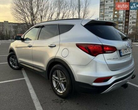 Серый Хендай Санта Фе, объемом двигателя 2.4 л и пробегом 137 тыс. км за 16200 $, фото 4 на Automoto.ua