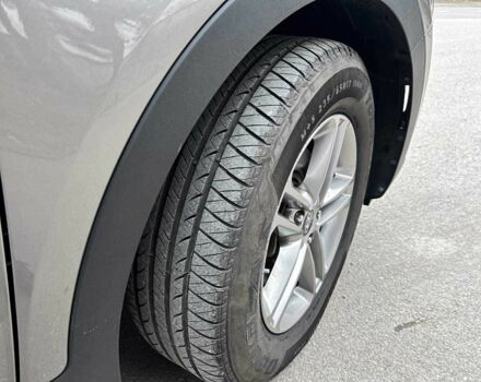 Сірий Хендай Санта Фе, об'ємом двигуна 2.4 л та пробігом 68 тис. км за 12100 $, фото 5 на Automoto.ua