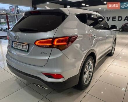 Серый Хендай Санта Фе, объемом двигателя 2 л и пробегом 155 тыс. км за 20500 $, фото 3 на Automoto.ua
