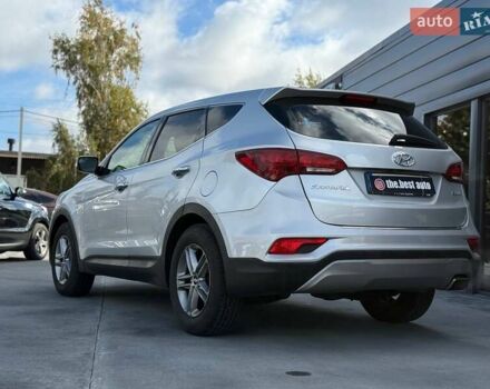 Серый Хендай Санта Фе, объемом двигателя 2.36 л и пробегом 123 тыс. км за 16900 $, фото 5 на Automoto.ua