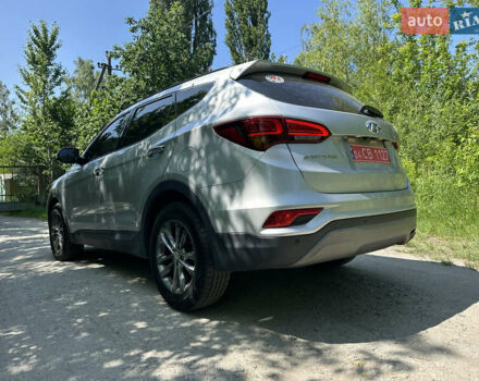 Серый Хендай Санта Фе, объемом двигателя 2 л и пробегом 150 тыс. км за 21899 $, фото 10 на Automoto.ua