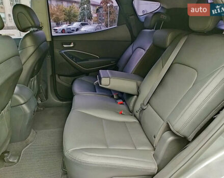 Серый Хендай Санта Фе, объемом двигателя 2 л и пробегом 187 тыс. км за 21555 $, фото 16 на Automoto.ua