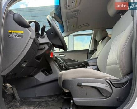 Серый Хендай Санта Фе, объемом двигателя 2.36 л и пробегом 123 тыс. км за 16900 $, фото 25 на Automoto.ua