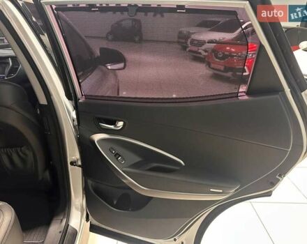 Серый Хендай Санта Фе, объемом двигателя 2 л и пробегом 155 тыс. км за 20500 $, фото 21 на Automoto.ua