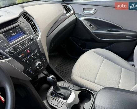 Серый Хендай Санта Фе, объемом двигателя 2.36 л и пробегом 123 тыс. км за 16900 $, фото 39 на Automoto.ua