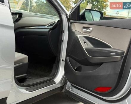 Серый Хендай Санта Фе, объемом двигателя 2.36 л и пробегом 123 тыс. км за 16900 $, фото 56 на Automoto.ua