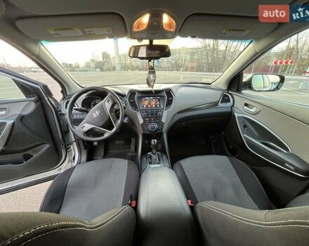 Серый Хендай Санта Фе, объемом двигателя 2.4 л и пробегом 137 тыс. км за 16200 $, фото 11 на Automoto.ua