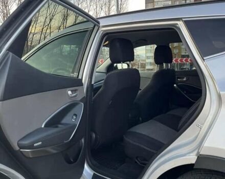 Серый Хендай Санта Фе, объемом двигателя 2.4 л и пробегом 137 тыс. км за 16200 $, фото 16 на Automoto.ua