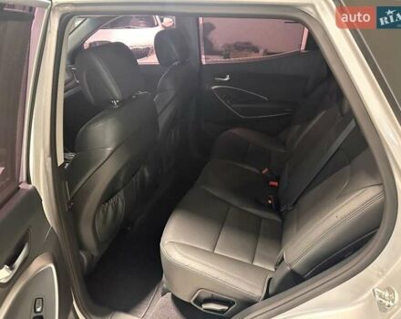 Серый Хендай Санта Фе, объемом двигателя 2 л и пробегом 155 тыс. км за 20500 $, фото 17 на Automoto.ua