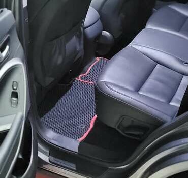 Серый Хендай Санта Фе, объемом двигателя 2 л и пробегом 174 тыс. км за 26500 $, фото 3 на Automoto.ua