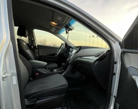 Серый Хендай Санта Фе, объемом двигателя 2.4 л и пробегом 137 тыс. км за 16200 $, фото 13 на Automoto.ua