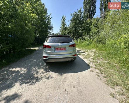 Серый Хендай Санта Фе, объемом двигателя 2 л и пробегом 150 тыс. км за 21899 $, фото 8 на Automoto.ua