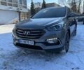 Серый Хендай Санта Фе, объемом двигателя 2 л и пробегом 180 тыс. км за 17000 $, фото 2 на Automoto.ua