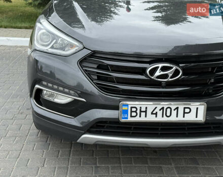 Серый Хендай Санта Фе, объемом двигателя 2.4 л и пробегом 120 тыс. км за 20000 $, фото 6 на Automoto.ua
