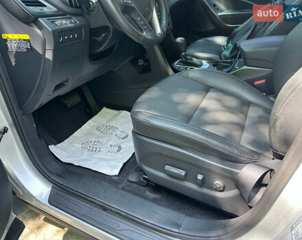 Серый Хендай Санта Фе, объемом двигателя 2 л и пробегом 150 тыс. км за 21899 $, фото 33 на Automoto.ua