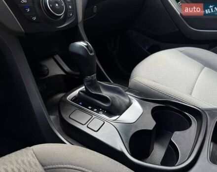 Серый Хендай Санта Фе, объемом двигателя 2.36 л и пробегом 123 тыс. км за 16900 $, фото 37 на Automoto.ua