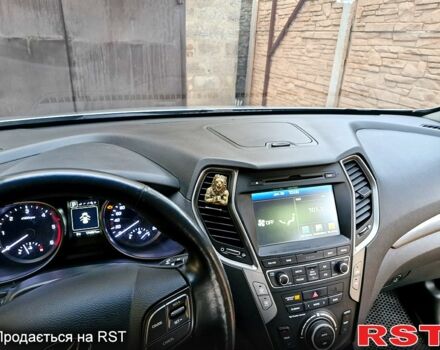 Серый Хендай Санта Фе, объемом двигателя 2 л и пробегом 175 тыс. км за 20000 $, фото 1 на Automoto.ua