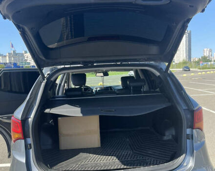 Серый Хендай Санта Фе, объемом двигателя 2.2 л и пробегом 178 тыс. км за 20900 $, фото 11 на Automoto.ua