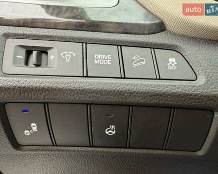 Серый Хендай Санта Фе, объемом двигателя 2.4 л и пробегом 120 тыс. км за 20000 $, фото 19 на Automoto.ua