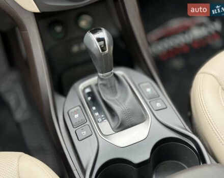 Серый Хендай Санта Фе, объемом двигателя 2.4 л и пробегом 120 тыс. км за 20000 $, фото 18 на Automoto.ua