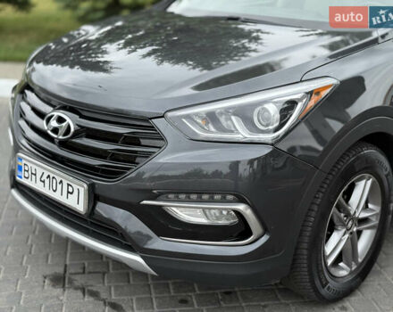 Серый Хендай Санта Фе, объемом двигателя 2.4 л и пробегом 120 тыс. км за 20000 $, фото 1 на Automoto.ua