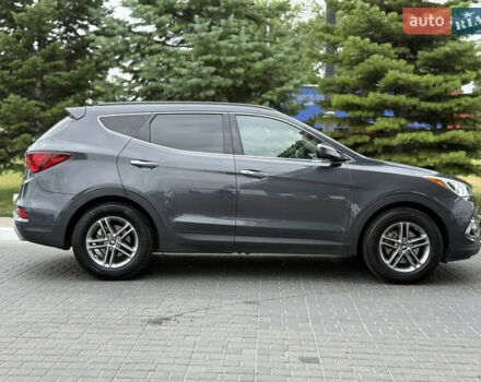 Серый Хендай Санта Фе, объемом двигателя 2.4 л и пробегом 120 тыс. км за 20000 $, фото 27 на Automoto.ua