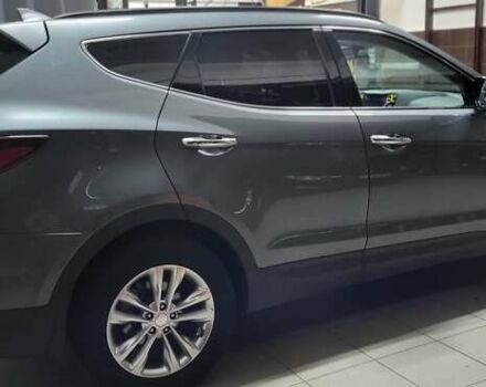 Серый Хендай Санта Фе, объемом двигателя 2 л и пробегом 174 тыс. км за 26500 $, фото 2 на Automoto.ua