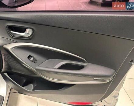 Серый Хендай Санта Фе, объемом двигателя 2 л и пробегом 155 тыс. км за 20500 $, фото 22 на Automoto.ua