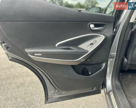 Серый Хендай Санта Фе, объемом двигателя 2.2 л и пробегом 230 тыс. км за 21500 $, фото 8 на Automoto.ua