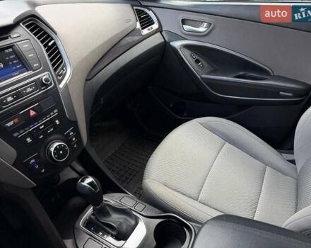 Серый Хендай Санта Фе, объемом двигателя 2.36 л и пробегом 123 тыс. км за 16900 $, фото 38 на Automoto.ua