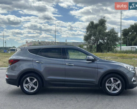 Серый Хендай Санта Фе, объемом двигателя 2.2 л и пробегом 230 тыс. км за 21500 $, фото 3 на Automoto.ua