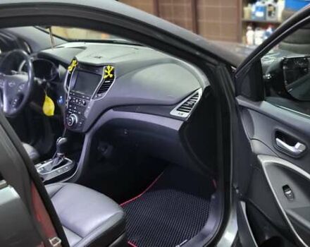 Серый Хендай Санта Фе, объемом двигателя 2 л и пробегом 174 тыс. км за 26500 $, фото 4 на Automoto.ua