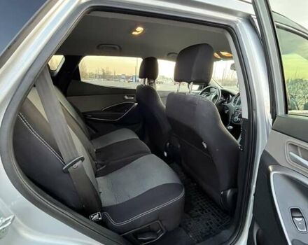 Серый Хендай Санта Фе, объемом двигателя 2.4 л и пробегом 137 тыс. км за 16200 $, фото 10 на Automoto.ua