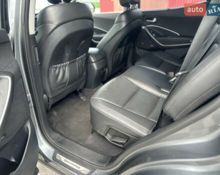 Серый Хендай Санта Фе, объемом двигателя 2.2 л и пробегом 230 тыс. км за 21500 $, фото 7 на Automoto.ua