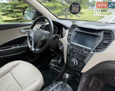 Серый Хендай Санта Фе, объемом двигателя 2.4 л и пробегом 120 тыс. км за 20000 $, фото 9 на Automoto.ua