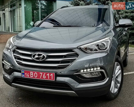 Серый Хендай Санта Фе, объемом двигателя 2 л и пробегом 187 тыс. км за 21555 $, фото 3 на Automoto.ua