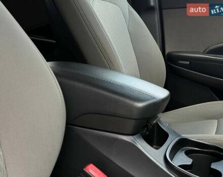 Серый Хендай Санта Фе, объемом двигателя 2.36 л и пробегом 123 тыс. км за 16900 $, фото 65 на Automoto.ua